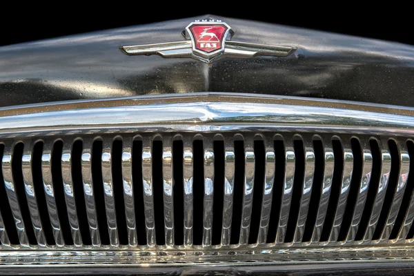 Close-up do veículo soviético vintage GAZ-21 "Volga", o "Ba — Fotografia de Stock