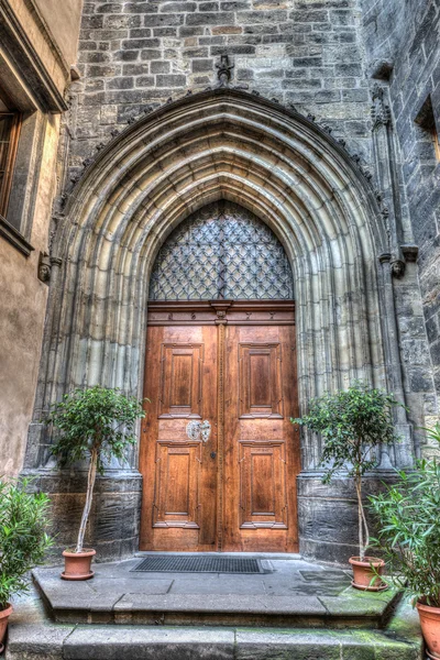 Entrance to the Church of Our Lady before Tyn in Prague. Hdr ima — Stock Photo, Image