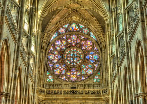 Stained windows in St. Vitus Cathedral, Prague — Stock Photo, Image