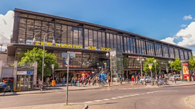 Berlin zoologischer garten tren istasyonu