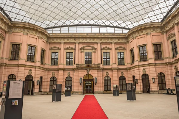 Innergården på det tyska historiska museet, berlin — Stockfoto