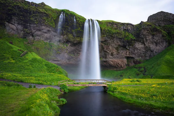 Seljalandsfoss Καταρράκτης στον ποταμό Seljalands στην Ισλανδία — Φωτογραφία Αρχείου