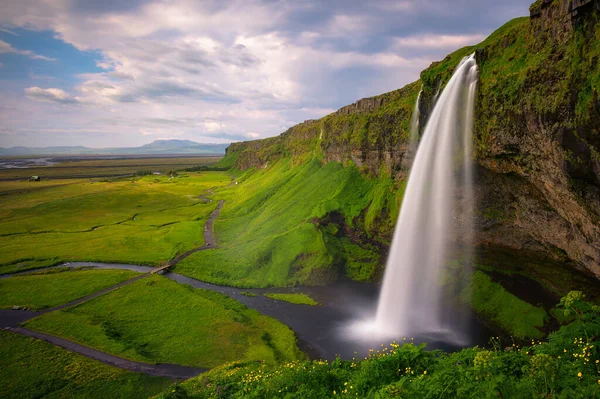 Seljalandsfoss Waterfall on the Seljalands River in Iceland — Stock Photo, Image