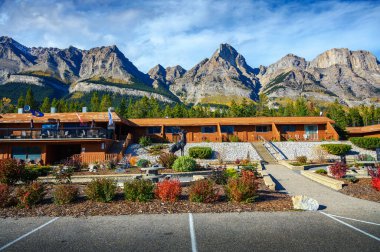 Banff Ulusal Parkı 'ndaki Crossing Resort Hotel, Cafe and Restaurant, Kanada