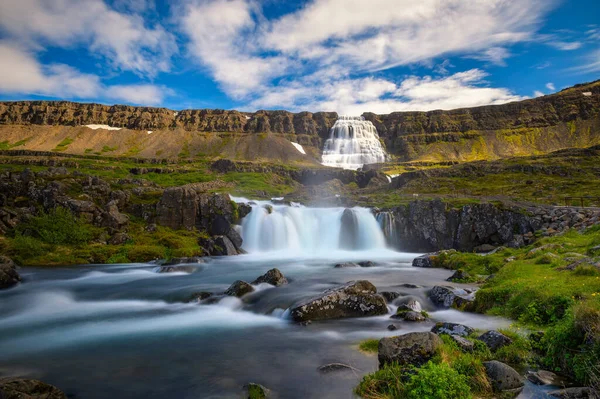 Cachoeira de Dynjandi na península dos fiordes ocidentais na Islândia — Fotografia de Stock