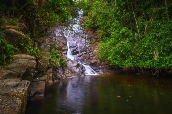Sauzier-Wasserfall auf der Insel Mahe, Seychellen — Stockfoto