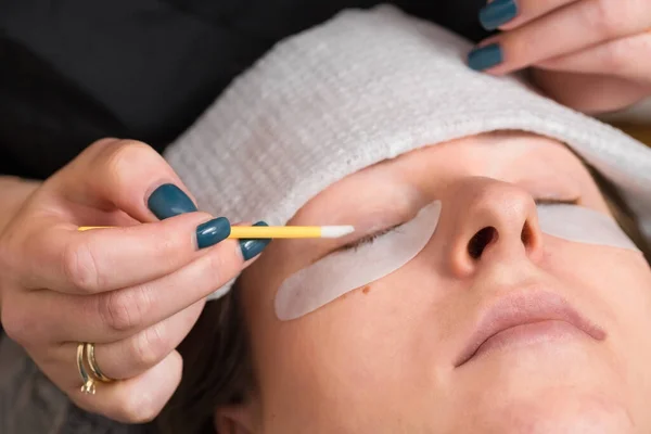 Eyelash Extensions Girl Cosmetology Salon — Stock Photo, Image