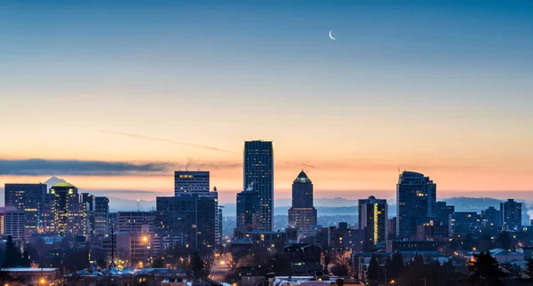 new moon ile portland üzerinde gündoğumu