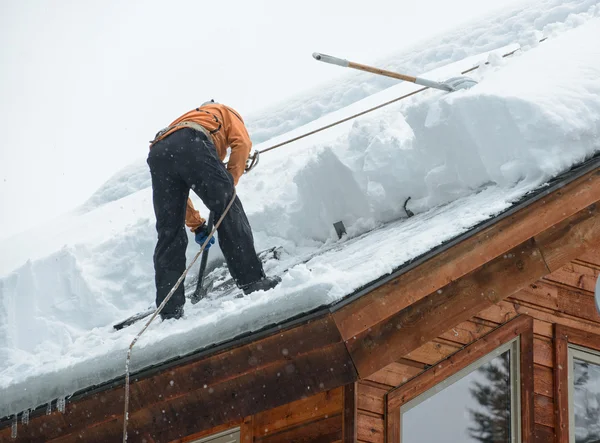 Clearing Ice Dams — Stock Photo, Image