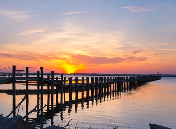 Pier bei Sonnenuntergang — Stockfoto