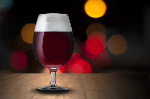 Wijnglas met nacht scène achtergrond — Stockfoto