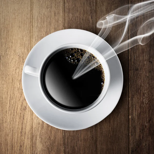 Bir fincan sıcak kahve.