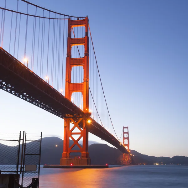 Golden Gate Bridge at night time — Stock Photo, Image