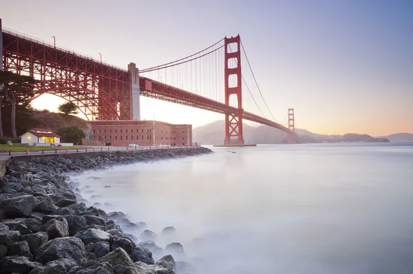 Golden Gate Novia al atardecer — Foto de Stock