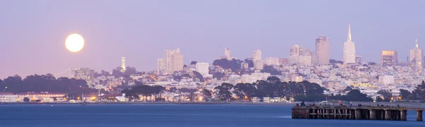 Panorama of San Francisco Financial district with moon rise — Stock Photo, Image