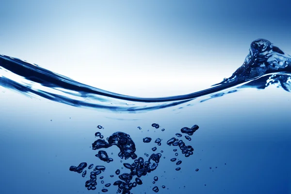 Fala wody i bańki wody — Zdjęcie stockowe