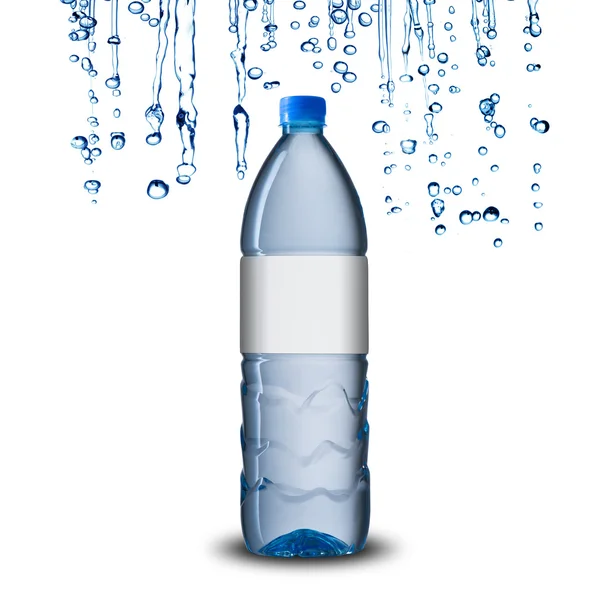 Бутылка воды с каплей воды — стоковое фото