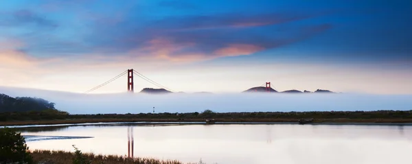 Panorama shot van de golden gate bridge — Stockfoto