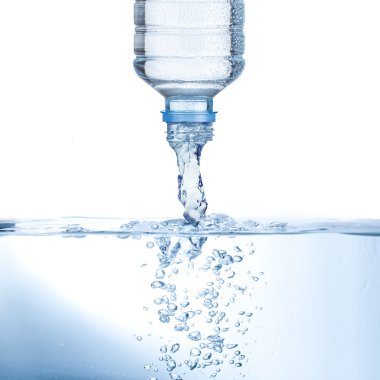 water pour uit bidon