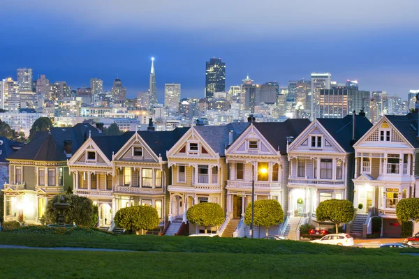 Alamo platz in san francisco — Stockfoto