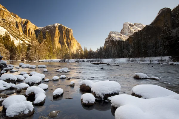Yosemitský národní park v zimě — Stock fotografie