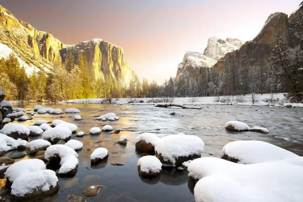 Kış Yosemite Milli Parkı — Stok fotoğraf