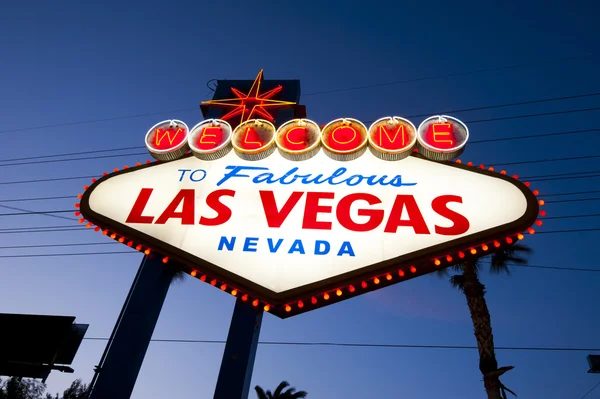 Welkom in las vegas neon teken bij nacht — Stockfoto