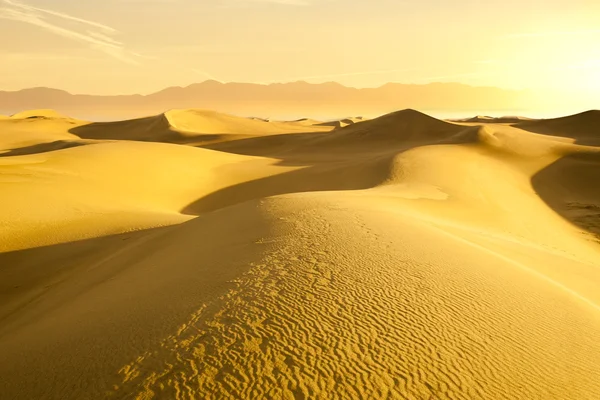 Paisagem do deserto com céu azul — Fotografia de Stock