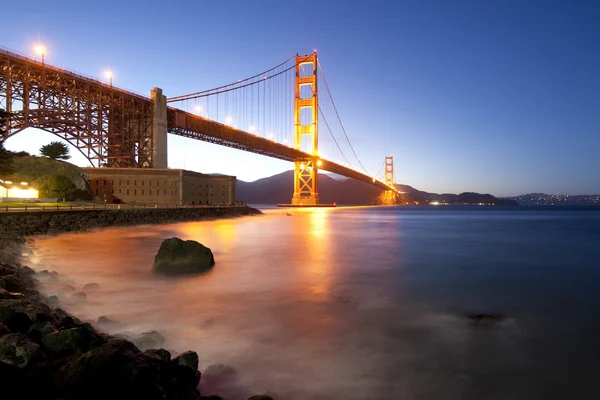 Golden Gate bridge at night — Stock Photo, Image