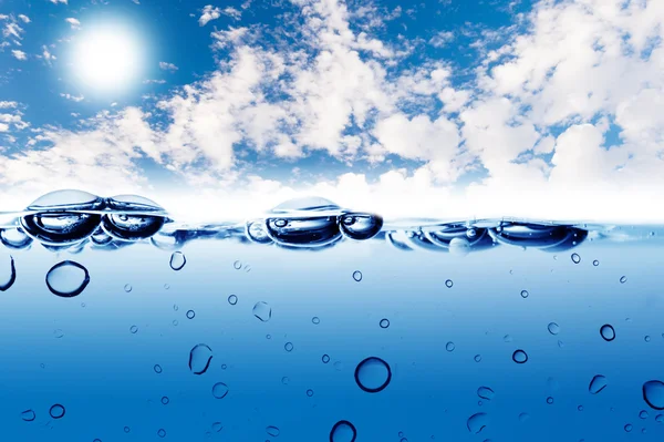 Luftbubblor i ocean vatten — Stockfoto