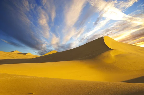 Sand desert at sunset time — Stock Photo, Image