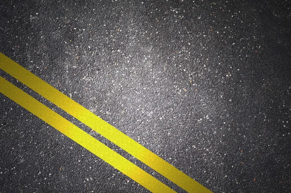 Asfalt drogowy tekstury z żółtym paskiem — Zdjęcie stockowe