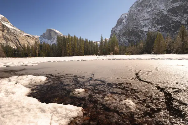 Kış Yosemite Milli Parkı — Stok fotoğraf