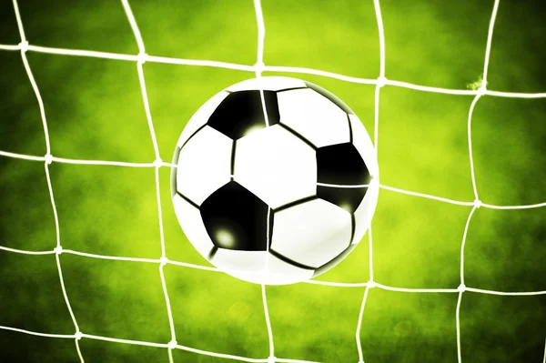 ネット上のサッカー ボールのゴール — ストック写真