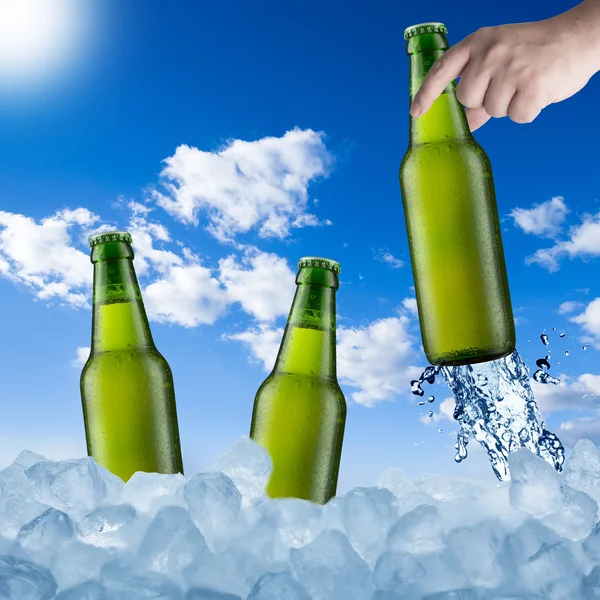 Hand Holding Beer Bottle — Stock Photo, Image