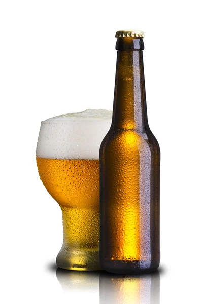 ボトルとビールのグラス — ストック写真
