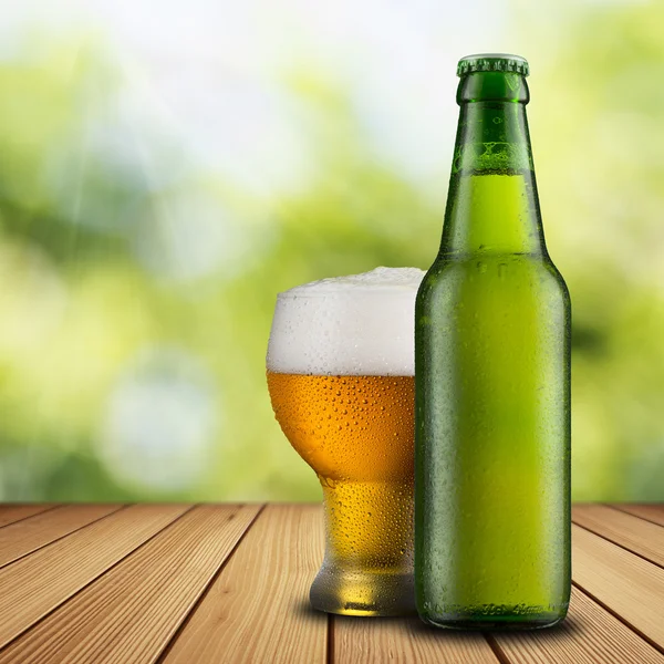 Flesje bier — Stockfoto