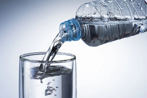 Water Pour into Glass — Stock Photo, Image