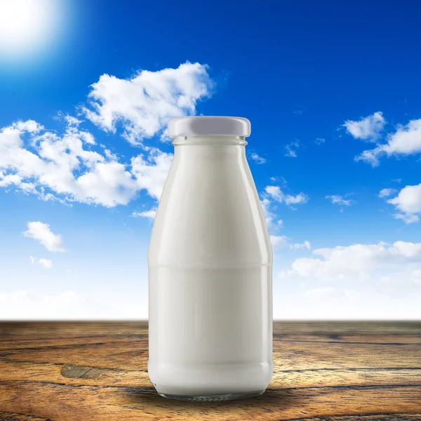 Eine Flasche Milch — Stockfoto