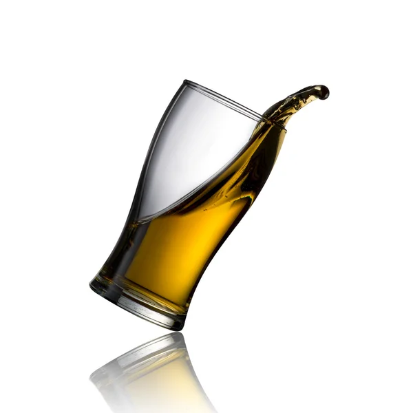 Bier plons van glas — Stockfoto