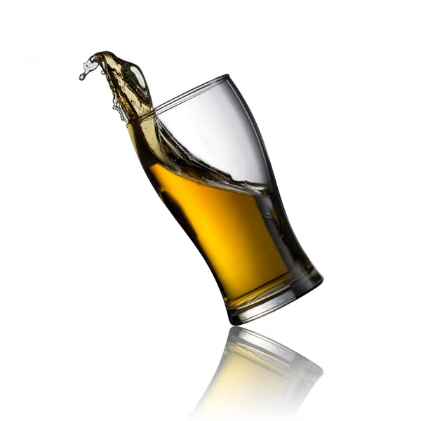 Bier plons van glas — Stockfoto