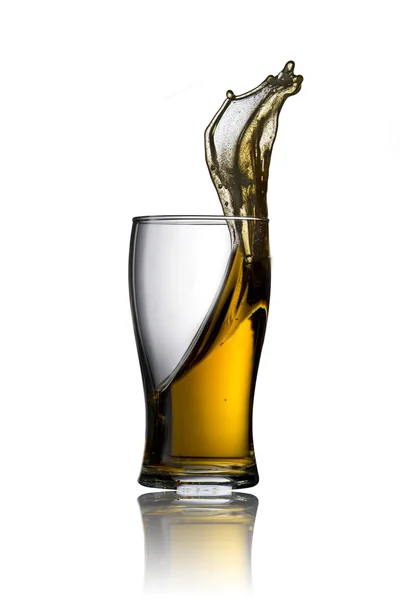 Bier plons van glas — Stockfoto