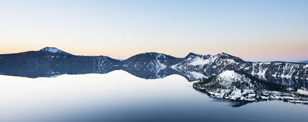 Lago da cratera — Fotografia de Stock