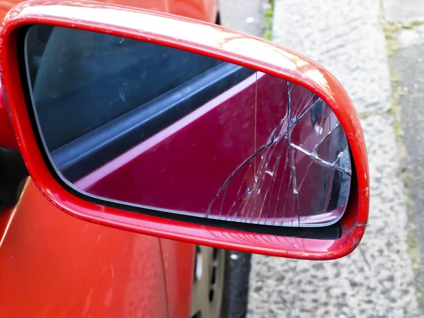 Cracked wing mirror