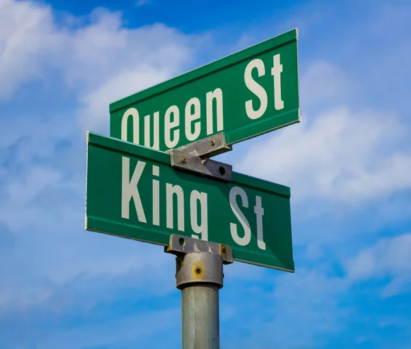 Σημάδι για τον βασιλιά και τη βασίλισσα δρόμου — Φωτογραφία Αρχείου