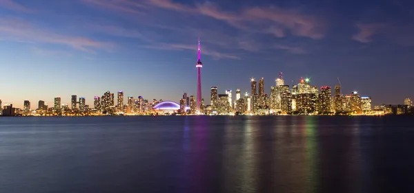 Toronto alacakaranlıkta cityscape — Stok fotoğraf