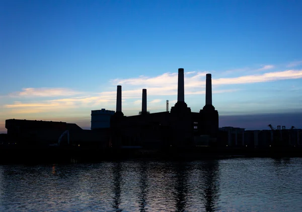 Silhouette de la centrale électrique Battersea — Photo
