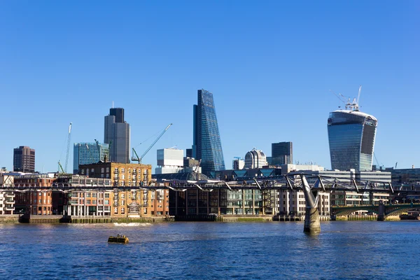伦敦金融城在白天 — 图库照片