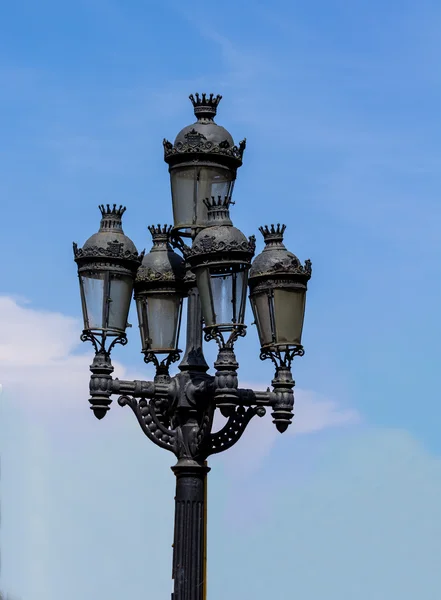 Luz de rua gótica — Fotografia de Stock