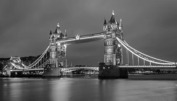 Tower Bridge in Black and White — Stock Photo, Image